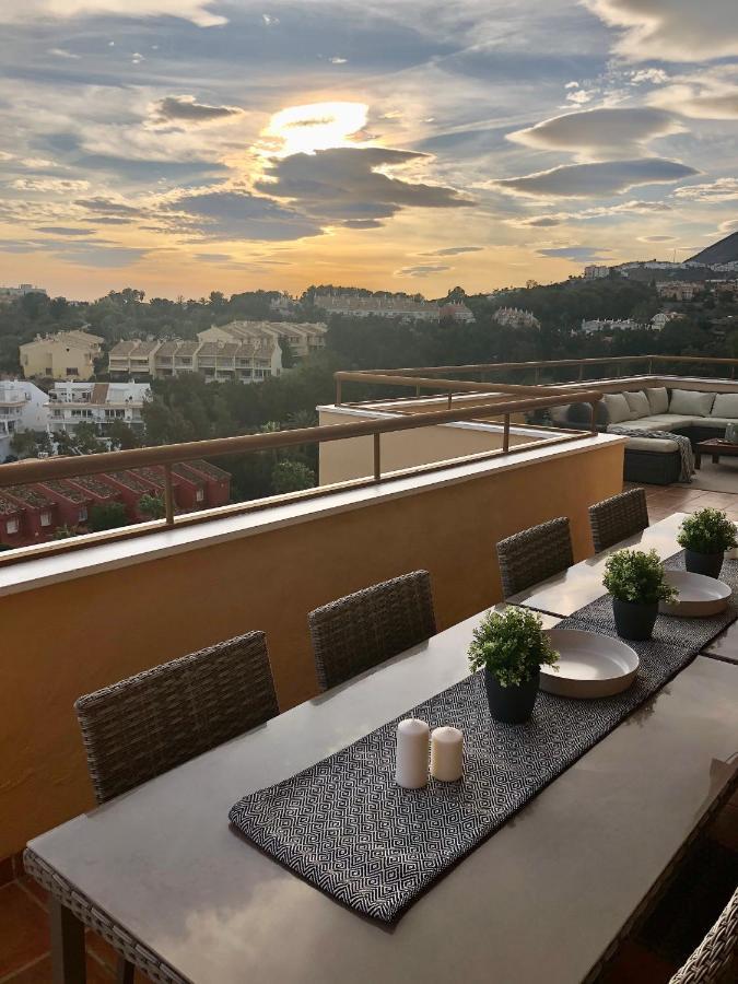 Luxurious Duplex Penthouse With Golf And Sea Views Appartement Benalmádena Buitenkant foto